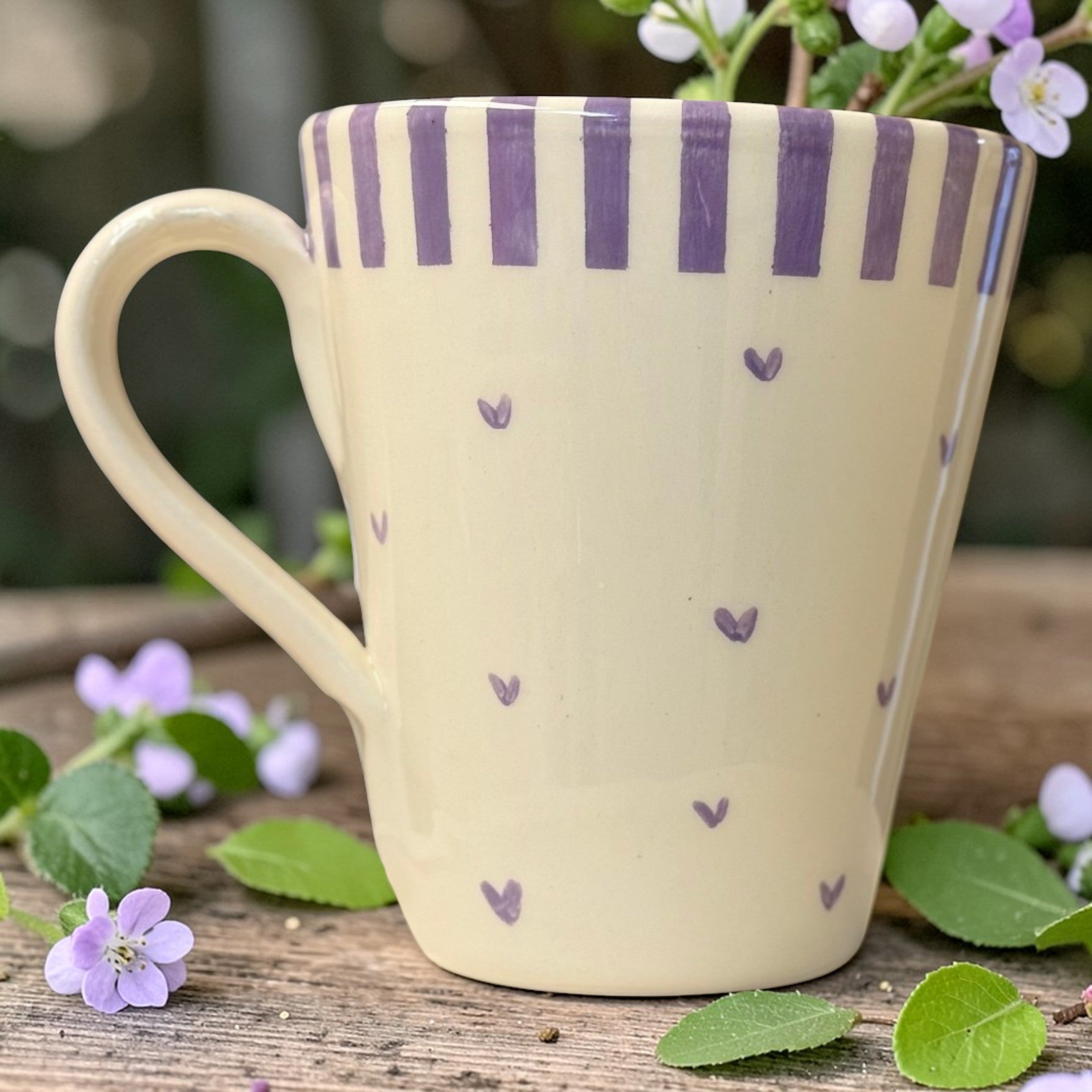 «Con ayuda de Dios, todo es posible» · Taza cónica